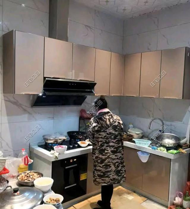 乡墅困局：五十万砌起乡愁，为何成了心上的枷锁？