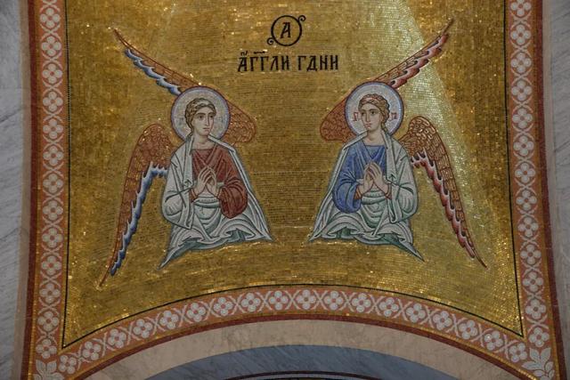 塞尔维亚，老贝城的圣萨瓦大教堂，马赛克壁画把金色用到极致典雅