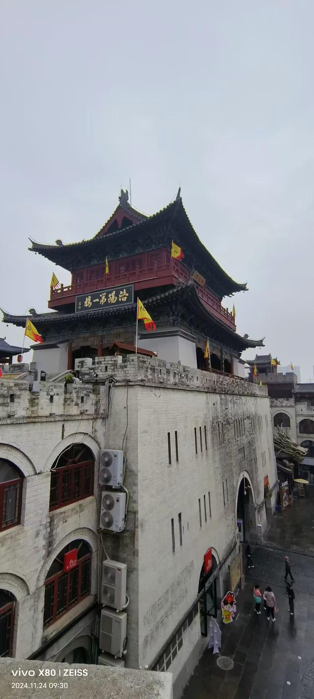 丽景门登临记：在晨光中叩问一座城