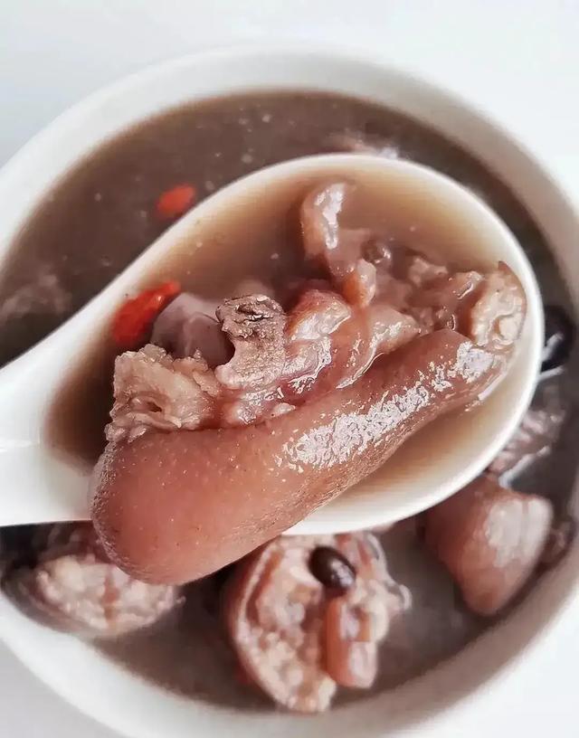 吃一斤它等于吃10只鸡，一降血脂、二降血糖	、三降胆固醇	，别不懂