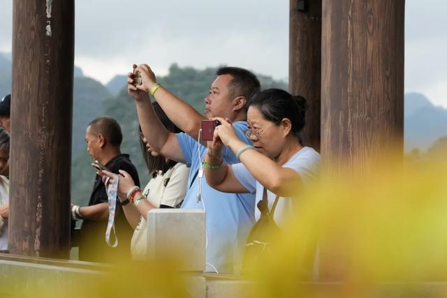 兴义万峰林：秋景正盛 开启身心疗愈之旅