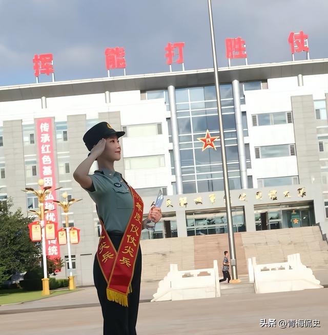 女民兵李思颖阅兵回家后仅半天，又有一个新身份：河北工大研究生