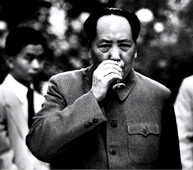 72年李敏怀孕，独自来中南海探亲，毛主席怒道：孔令华太不像话了