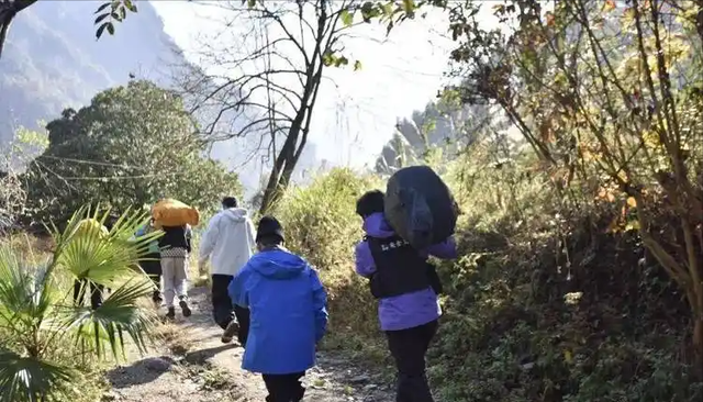 报名费涨至1800元！荒野大赛爆火背后，谁在赚情绪的钱？