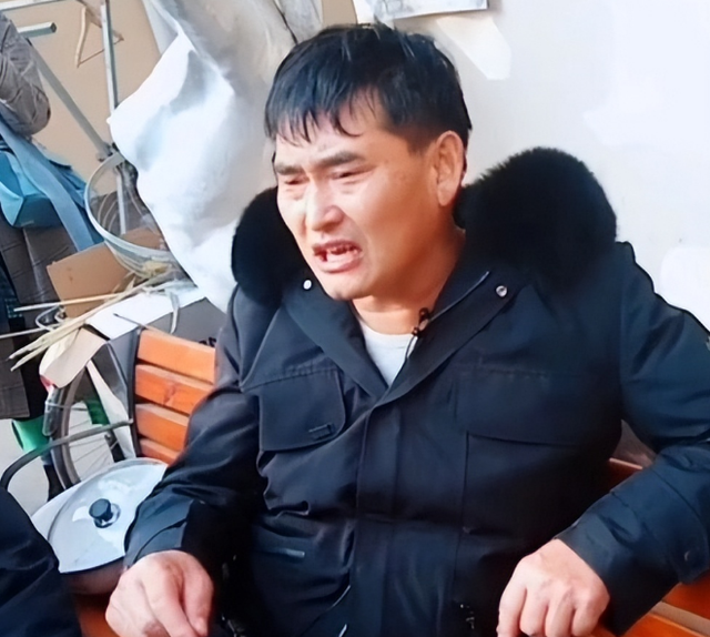 网暴案胜诉仅1月，56岁大衣哥辟谣跳楼身亡，头疼的何止他一人