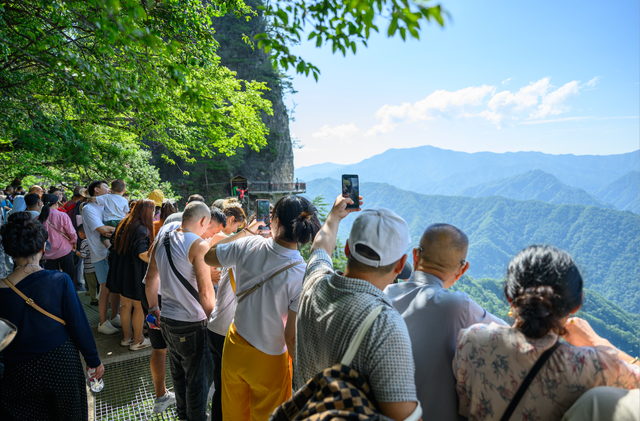 “老徒步人”都来光雾山交朋友啦 这里玩法多 福利高 俊男靓女请集结