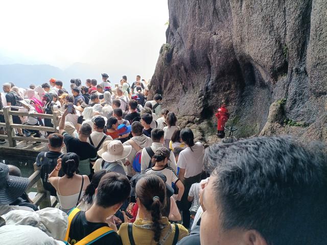 黄山一日游：在奇景与人心间丈量性价比