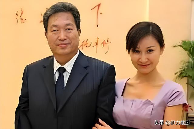 出门12名女秘书陪伴，非法敛财100亿，昔日河北首富锒铛入狱记