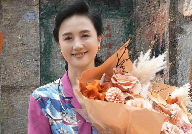 爱妻朱媛媛离世五月后，辛柏青再传来噩讯，原来他仍未走出悲伤