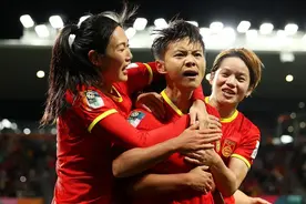 中国女足吹响号角，远征北美，王霜再成美国女足噩梦！图片