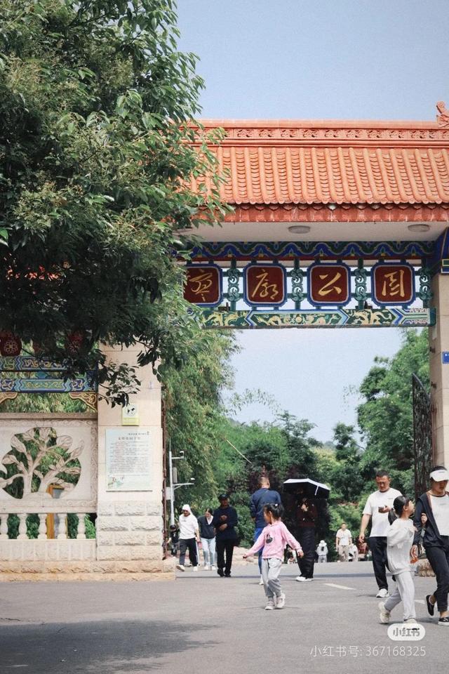 逃离高温！高铁直达22℃清凉之都，比六盘水凉快！草原惊艳瀑布奇绝，人均50吃到爽！