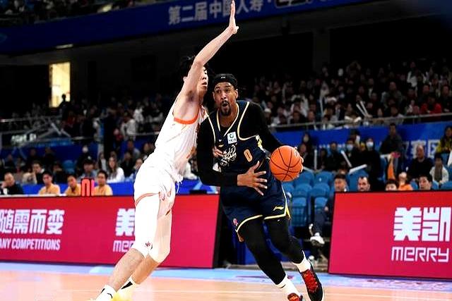 广东男篮各球员优缺点分析！个人认为，其新赛季成绩保底四强。