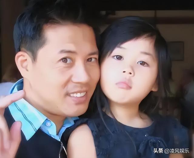 他娶生病变胖女演员，恩爱27年无绯闻，如今59岁儿女双全很幸福