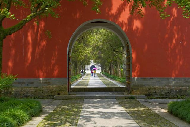 终于知道自己有多愚蠢了：南京还是太低调了，文旅都不上班吗？