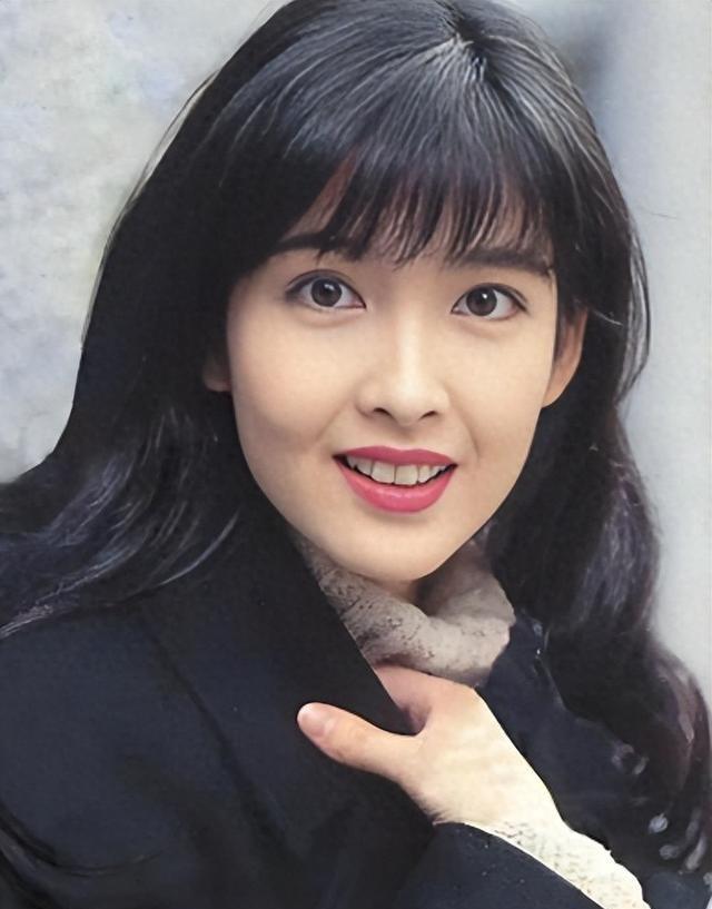 被戴8次绿帽子，3次捉奸在床，这就是我们“玉女	”守卫的爱情？