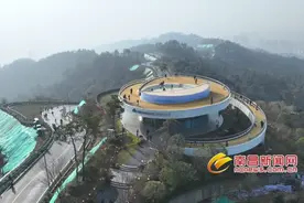 湾里蟠龙峰景区免费对外开放图片