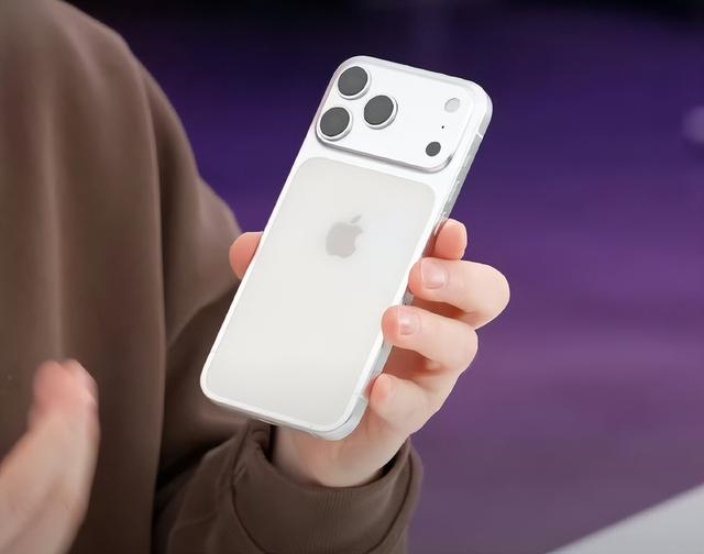 iPhone 17 Pro 真机曝光：科技革新，震撼来袭！