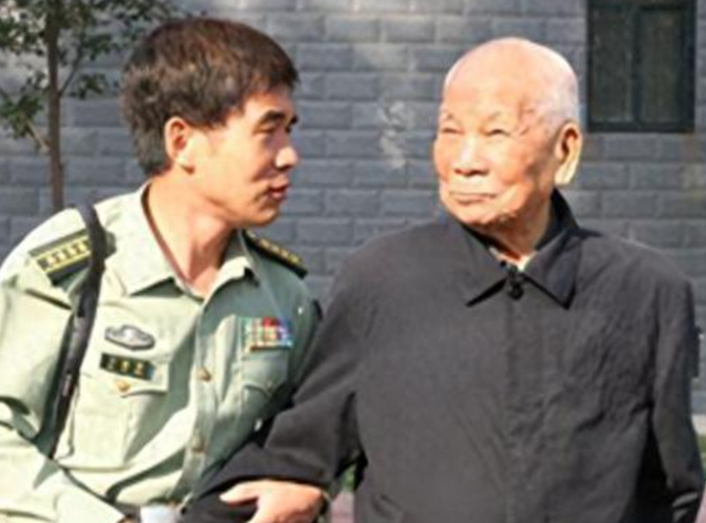 他曾任重庆市委书记，1984年被降为县委书记	，说：在农村也能做事