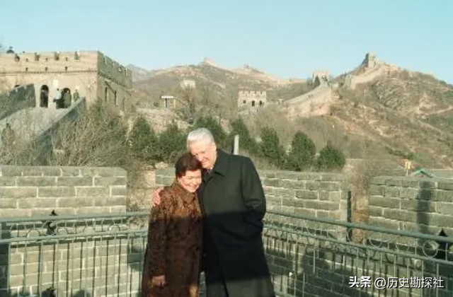 2007年，叶利钦病逝后的遗容，他双眼紧闭，神态安详，宛如沉睡