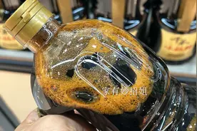 活了30多年才知道，原来酱油瓶口处的拉环真正用处是这样的图片