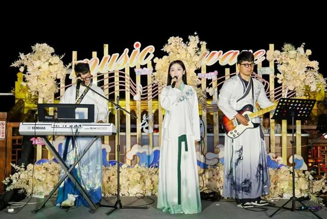 秋假+国庆+中秋：这个超长假期，就来这里！古镇、森林、岛屿、游船、乐园……我们全包了！