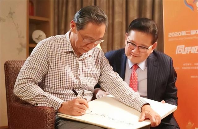 84年叶剑英病危，中央准备追悼会时，钟南山临危受命救回叶帅