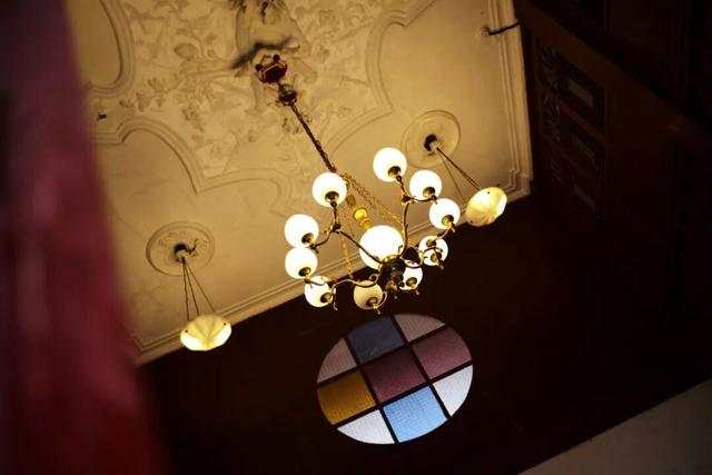 这个“名牌加身”的西南山城，正适合淡季来玩！