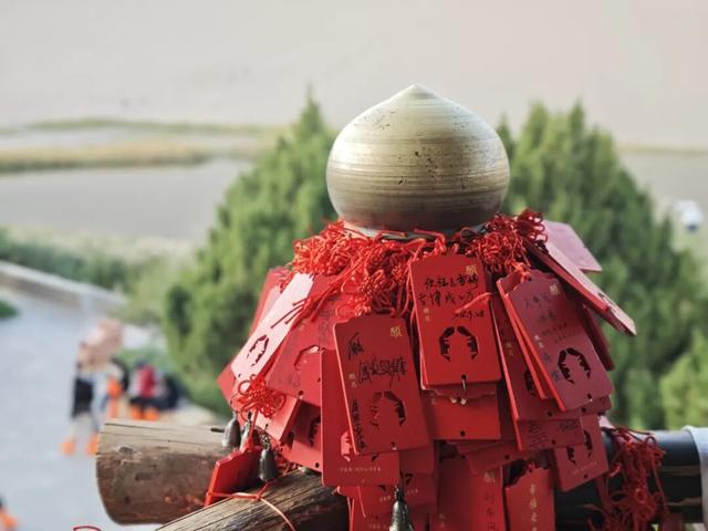 双节同庆，欢乐满溢！鸣沙山月牙泉再现文旅热潮