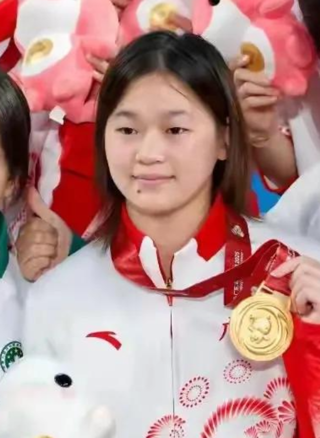 刚复出就夺冠！被两位教练保驾护航的全红婵，难怪陈芋汐那般评价
