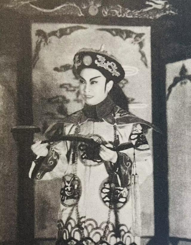 王羲之故居怎么在嵊州？这座小城用古镇、越剧和碳水给出了答案