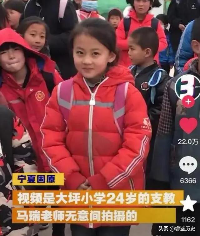 给钱都不要？宁夏一笑成名拒绝百万签约的小女孩	，现在成了这样