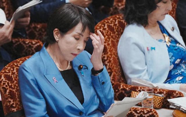 日本要求中国解释双手插兜！中方果断回应：现场大多数是日本媒体