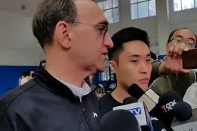 辽篮新任主教练 乌戈·洛佩斯接受采访——相信新球员能力，会给他们更多上场时间！图片