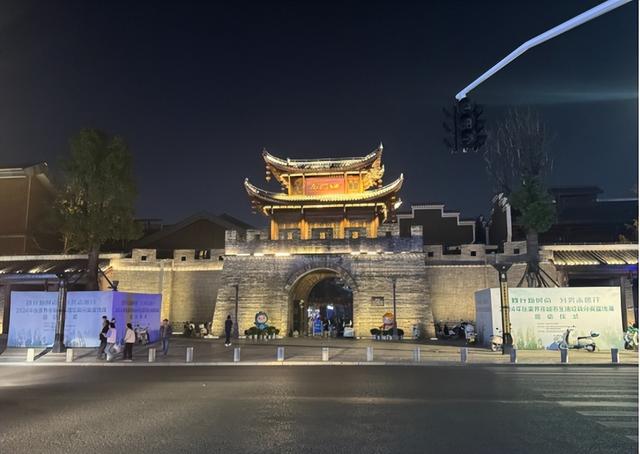 被一座古城拖垮，能否救出“山水第一股”，就看粉丝了