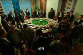 我没想到，张艺谋今年拍得最好的戏，竟然是在饭局上图片