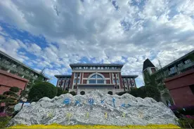 成都最难摇的几所小学！家长：比中彩票还难！图片