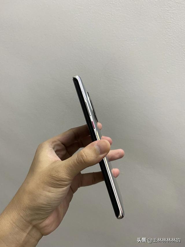 2025年8月了，还有人在用华为Mate40Pro吗？