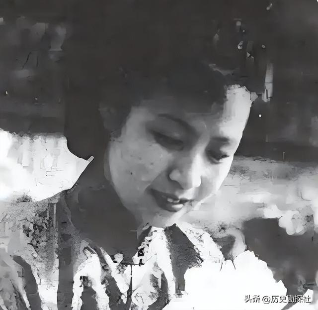 起义将领郑洞国的妻子有多美？五官大气优雅知性，美艳不可方物！