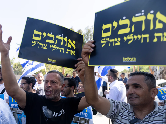 15岁少年当场坠亡！以色列20万人上街，内塔尼亚胡傻眼了！