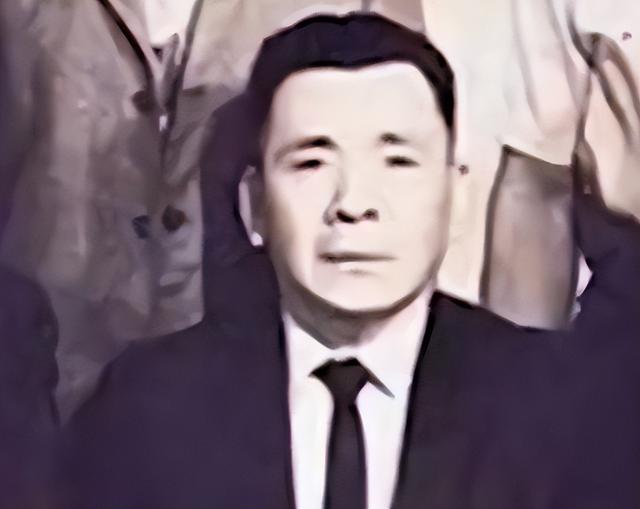 向府治丧！香港各路大佬现身，向佐向太出席，千人相送警戒森严