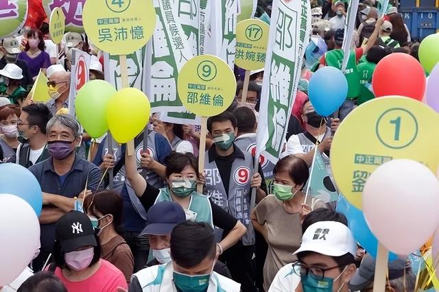 董军在人民大会堂表态后，特朗普知道：台海方向，再不布局就晚了