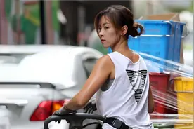 香港最美搬运工近照曝光：没嫁富二代，还在做苦力图片