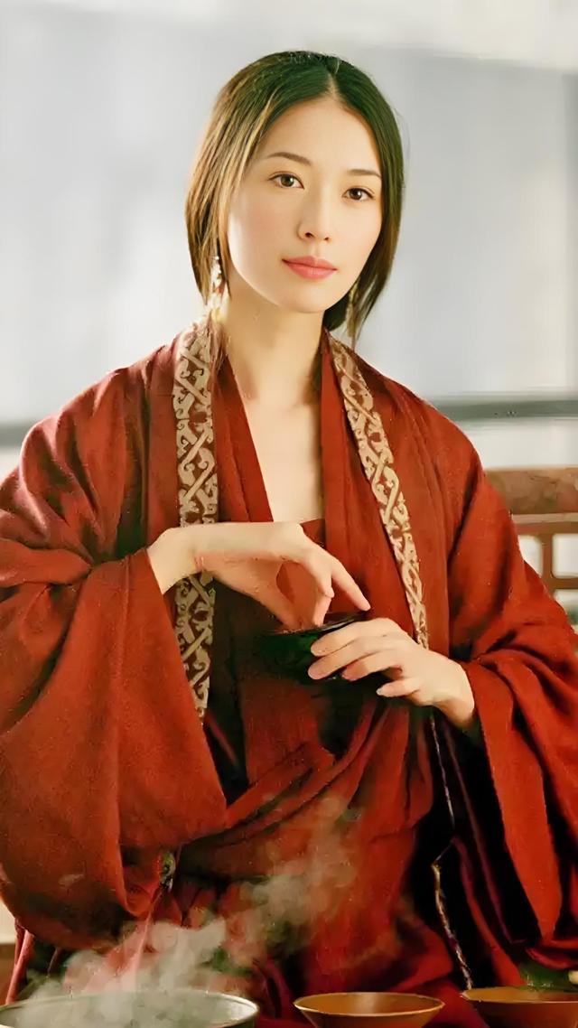 乱世女王：以血还血，在烽火中炼就传奇