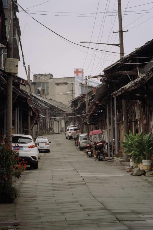从成都出发，在龙泉山东麓邂逅一座千年场镇的温柔