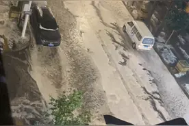 甘肃多地遭遇冰雹天气，种植户：水泥路砸得坑坑洼洼图片
