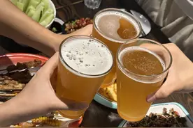 都是啤酒，青岛和雪花谁更值得买？区别很大，弄懂再买也不迟！图片