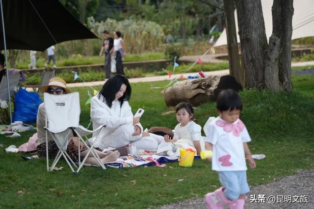 昆明十七公里外，藏着一个可以看“海”的白族村