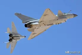 歼10CE穿越中东地区，美军大批宙斯盾舰萨德系统：为何都没有发现图片