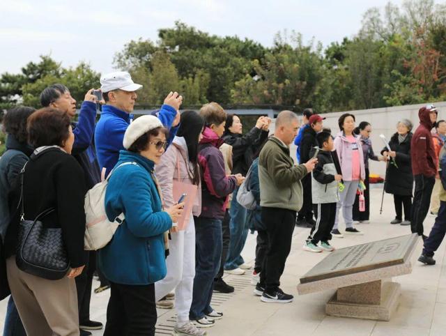 《沉默的荣耀》热播后，西山无名英雄广场迎来瞻仰热潮