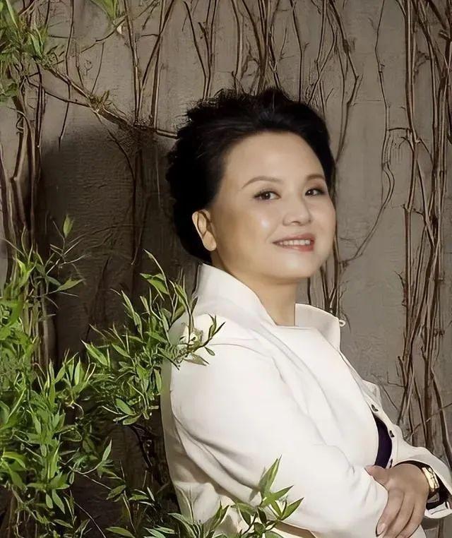 捐15亿保护美国动物，拖欠国内员工半年工资，浙江女首富栽得不冤